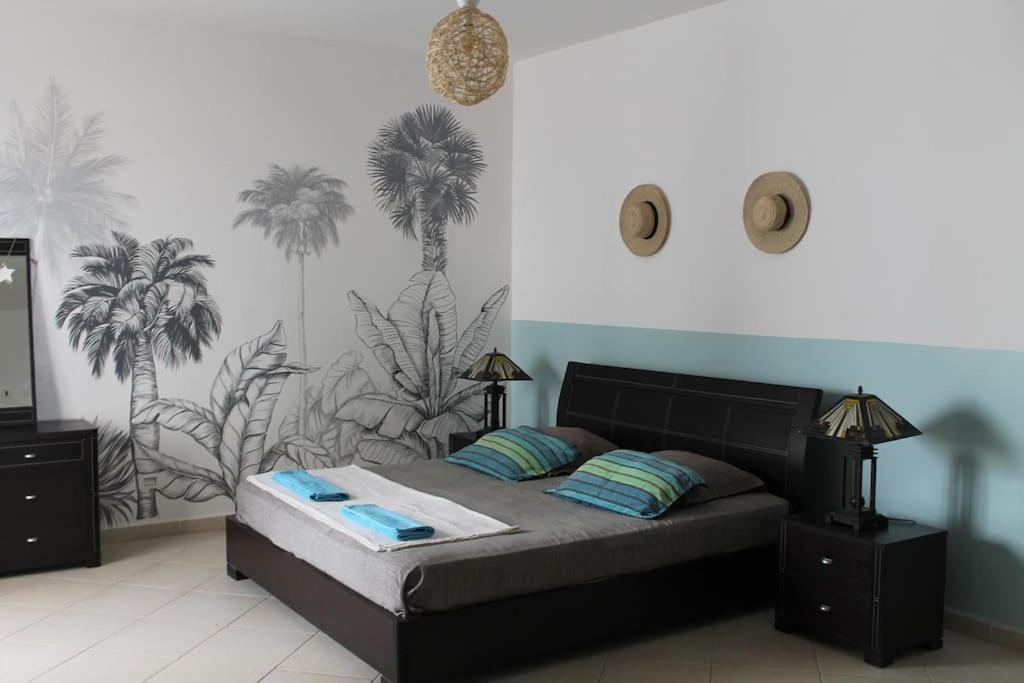 Tropical Leaves Sea View Penthouse Ca Greta 2 Floor Apartment ซาลเรย์ ภายนอก รูปภาพ