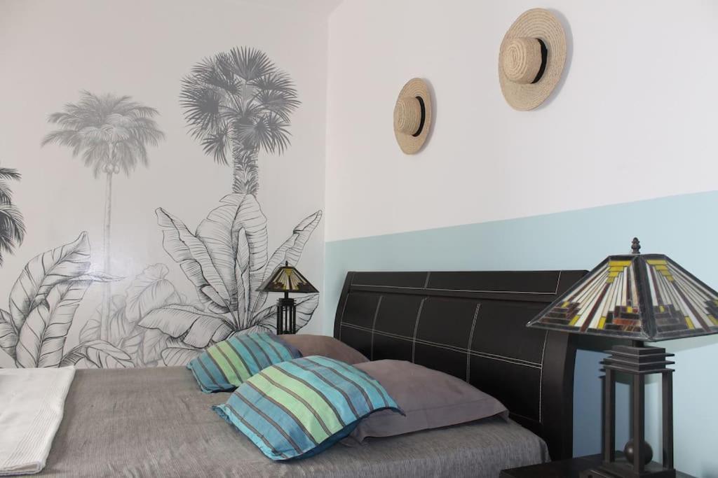 Tropical Leaves Sea View Penthouse Ca Greta 2 Floor Apartment ซาลเรย์ ภายนอก รูปภาพ