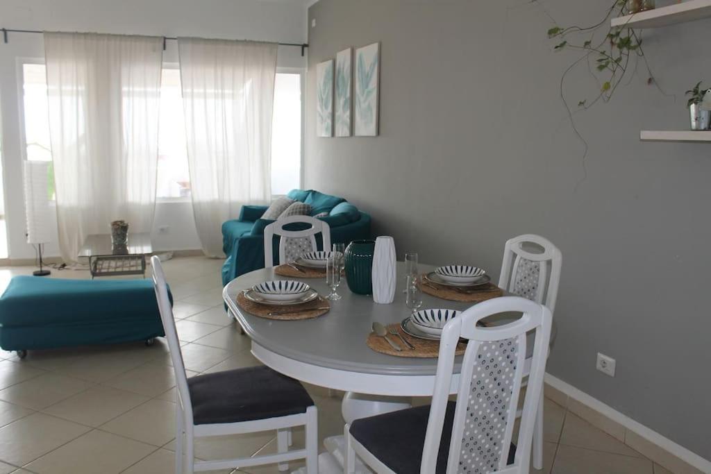 Tropical Leaves Sea View Penthouse Ca Greta 2 Floor Apartment ซาลเรย์ ภายนอก รูปภาพ
